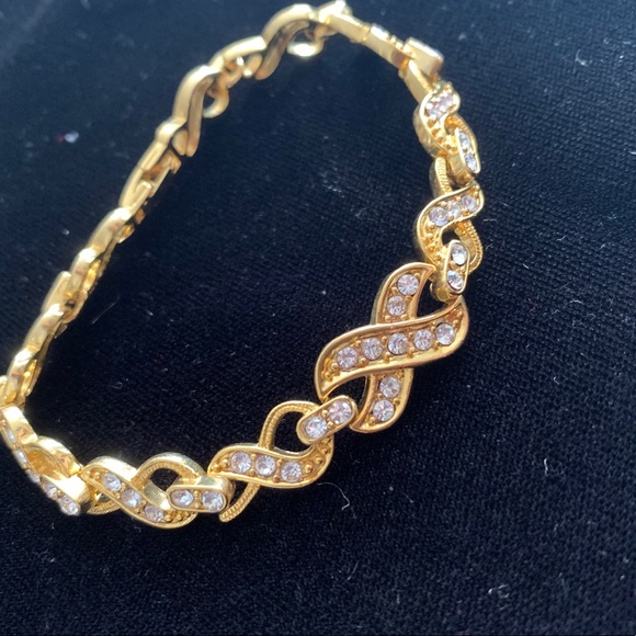 🆕🔥Shiny Eternity Crystal bracelet gold tone - Picture 2 of 3